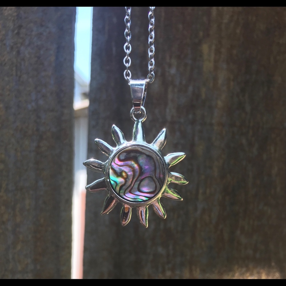 Handmade Abalone Shell Gemstone Sunflower Necklace